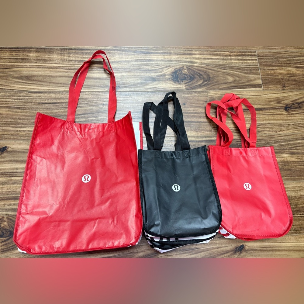 Lot of 6 Lululemon shopping tote bags